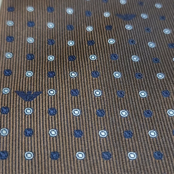 👔👔👔Armani Classic Clean-Styled Logo Men's Tie - 100% Pure Silk - Picture 3 of 6